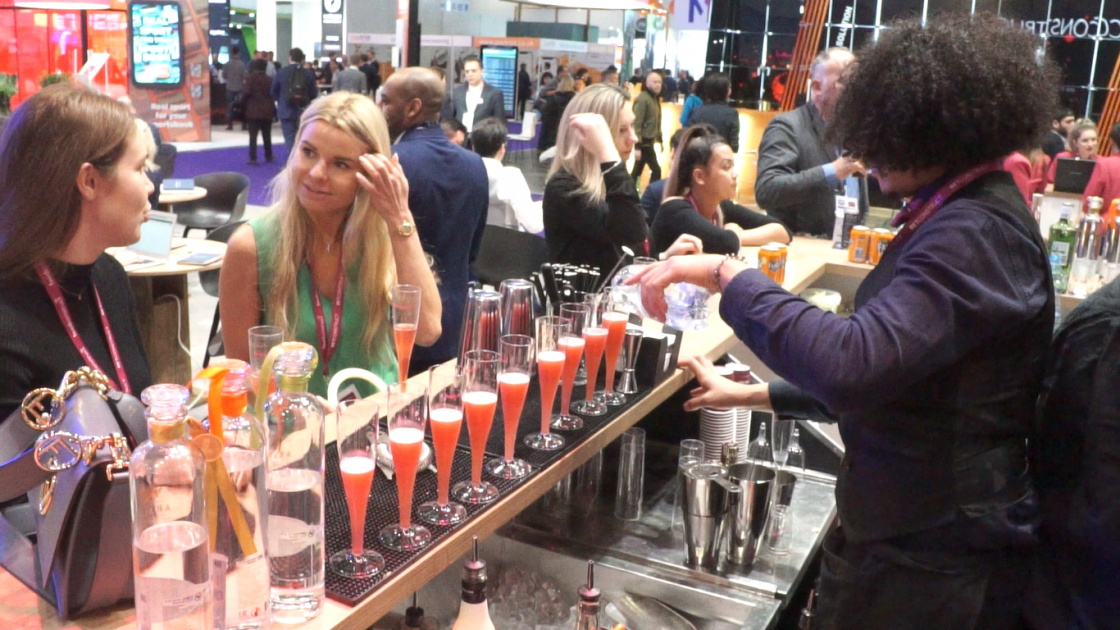 Cocktail Bars for Media Previews live event image