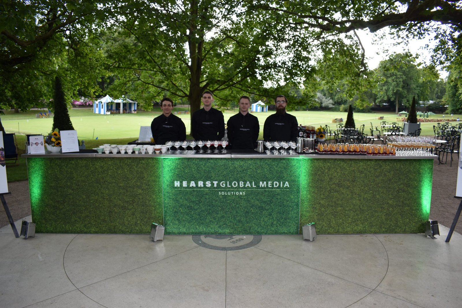 Cocktail Service for Guest-Moving Brand Events live event image